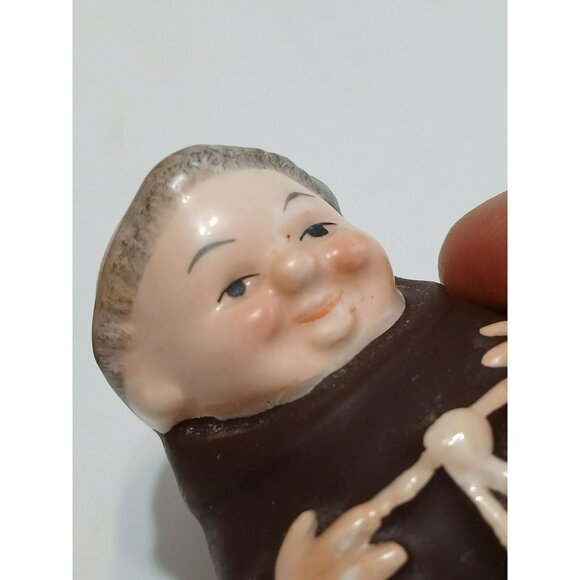 Vintage Goebel Cardinal Friar Tuck Monk Salt and Pepper Shakers - Picture 12 of 13